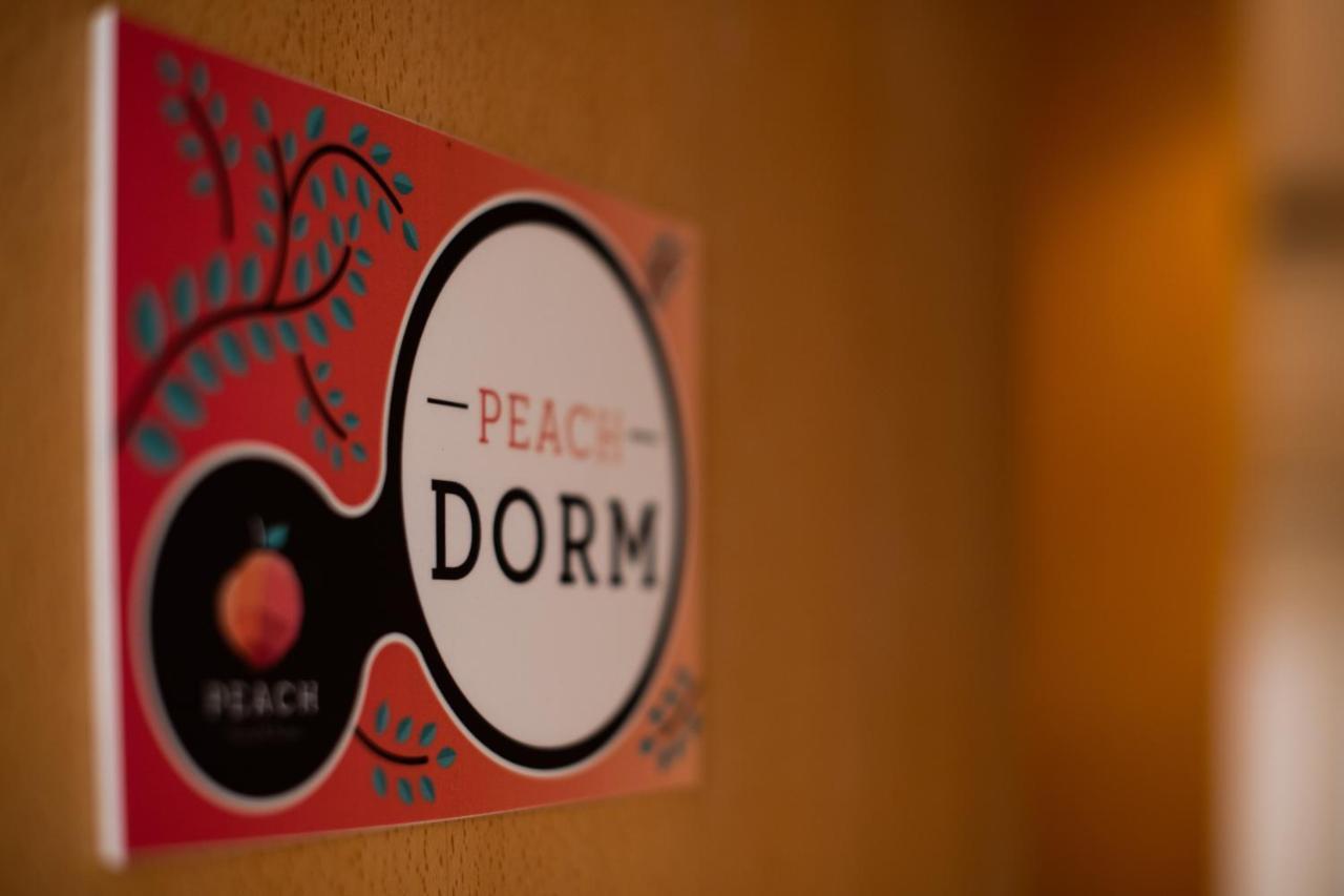 Peach Hostel & Suites OOporto Esterno foto