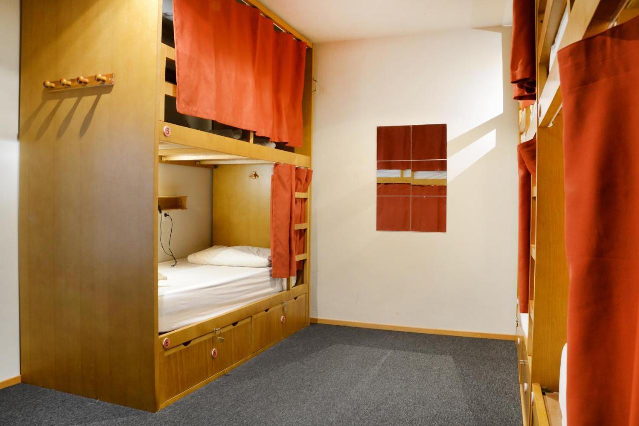 Peach Hostel & Suites OOporto Esterno foto